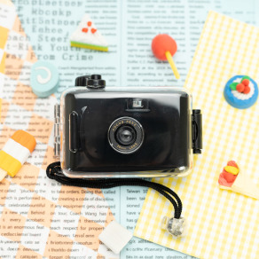 【LFANI 樂斐】繽紛糖果防水 LOMO 底片相機-黑色 (可加購品牌底片)