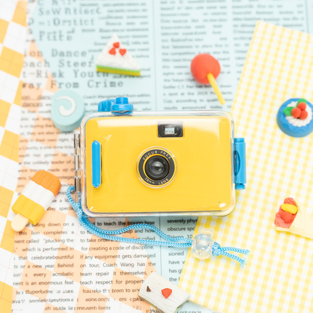 【LFANI樂斐相機】繽紛糖果防水LOMO底片相機-黃色 (可加購品牌底片)