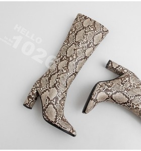 歐美率性寬筒圍挺版牛皮靴 棕色動物花紋 粗根中高根 長筒膝下長靴騎士靴 圓方頭蛇紋西部靴 高筒真皮