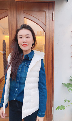 174g極輕白鴨絨連帽背心 (4色) (只剩黑/白現貨）