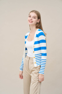 綿羊毛小島藍地橫條上衣（現貨）