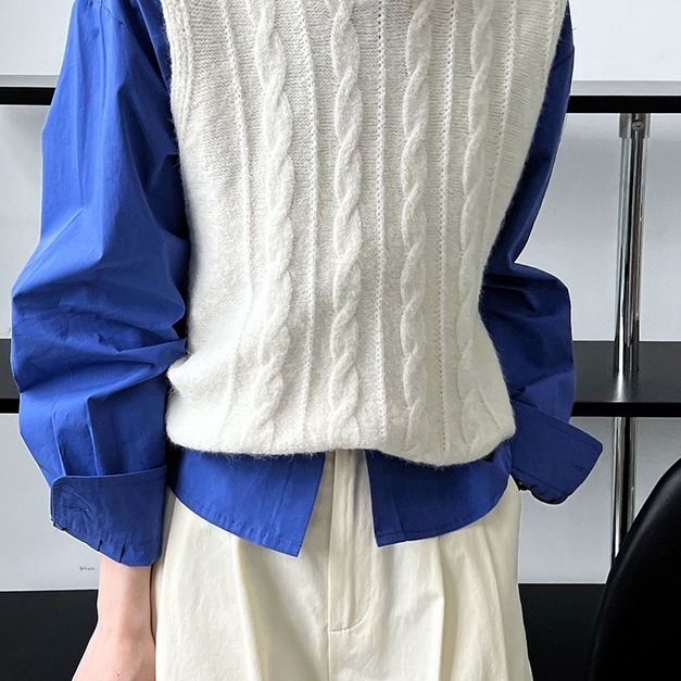 綿羊絨圓領麻花背心 3色（只剩白現貨）