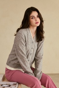 Ｖ領假雙層灰毛衣（只剩灰色現貨）