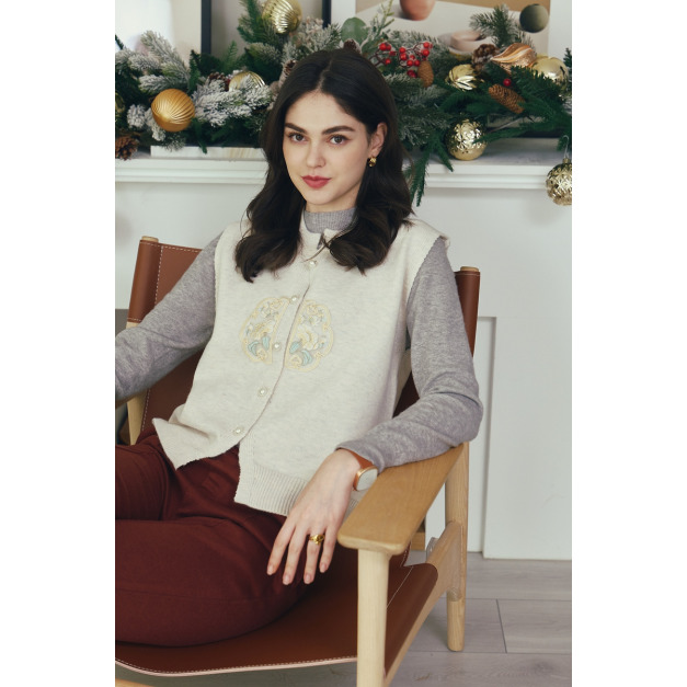 綿羊絨宮廷刺繡背心 2色（只剩米白現貨）