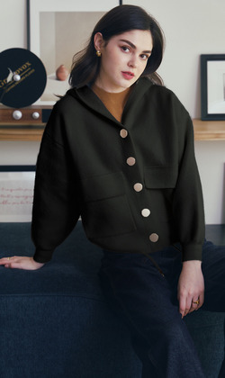 千層絲絨白帽金釦外套（只剩黑色現貨）