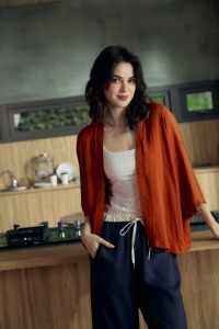 極輕防曬飄逸罩衫 4色 （現貨）