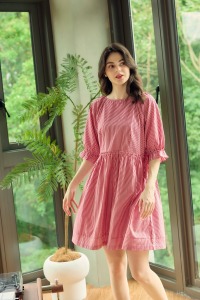 氣質紅格五分袖洋裝（現貨）