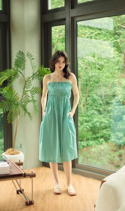 綠泱平口純棉洋裝（現貨）