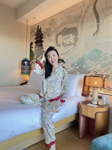 紅森林貢緞長袖睡衣（現貨）