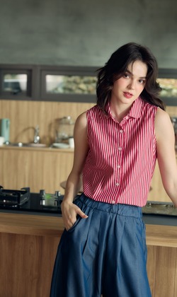 諾立直條背心 2色（現貨）