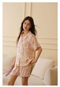 薔薇花園貢緞睡衣  （現貨）