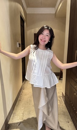 斯卡蒂打褶天絲上衣  2色（現貨）