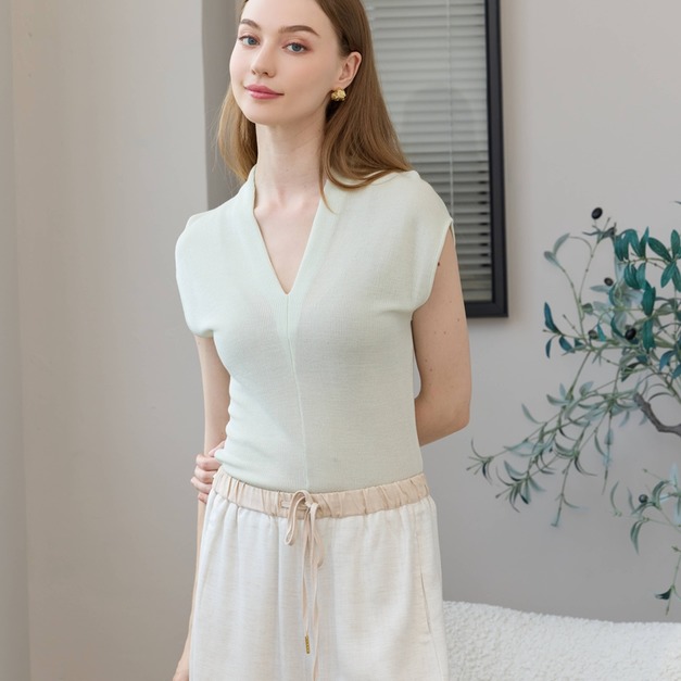 天絲包肩Ｖ領修身上衣 4色（現貨）