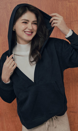 卡托休閒大Ｖ帽Ｔ 2色（深藍現貨）