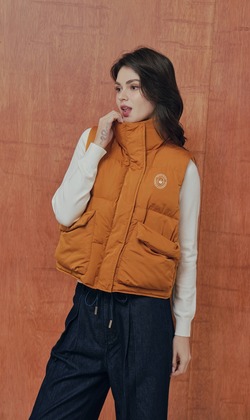 90%白鴨絨大口袋背心 2色（現貨）