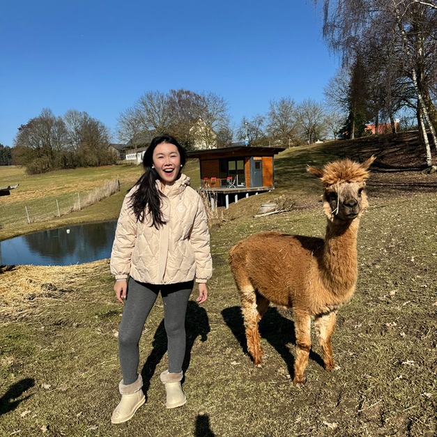 90%白鴨絨菱格連帽外套 （現貨）