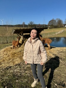 90%白鴨絨菱格連帽外套 （現貨）