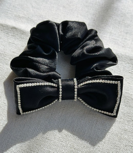 ｜髮繩｜秉持 &bull; 素色蝴蝶結 大腸圈髮圈髮飾 單只販售