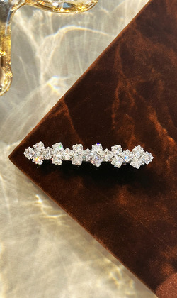 ｜壓夾｜遠方 &bull; 鋯石三瓣幸運草 抓夾盤髮夾 單只販售