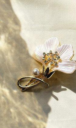 ｜壓夾｜超越 • 珍珠花 抓夾盤髮夾 單只販售