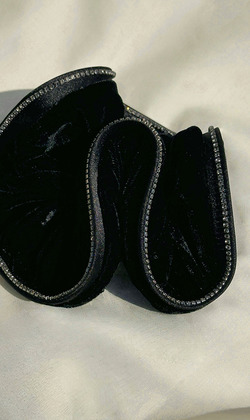 ｜大腸圈｜秋水 &bull; 黑色水鑽絨布 髮束髮圈髮飾髮繩彈力繩 單支販售