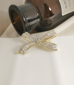 ｜壓夾｜蒼蒼 ‧ 交叉蝴蝶結 邊夾瀏海夾 單只販售