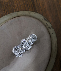 ｜鯊魚夾｜橢圓寶盒馬尾夾 髮夾髮飾鯊魚夾抓夾邊夾 單隻販售