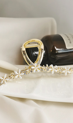 ｜鯊魚夾｜曾幾 ‧ 珍珠小花 抓夾瀏海夾盤髮夾 單只販售