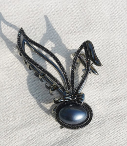 ｜鯊魚夾｜夢幻樂園 ‧ 嗆黑色兔子 髮夾髮飾邊夾壓夾鯊魚夾