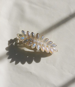 ｜彈簧夾｜醉昨夜 ‧ 珍珠花 瀏海抓夾盤髮夾 單只販售