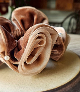 ｜大腸圈｜獨獨 &bull; 立體玫瑰花 布藝髮圈髮束髮飾 單支販售