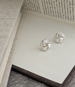 ｜耳飾｜鈕 &bull; 球球 耳針耳環
