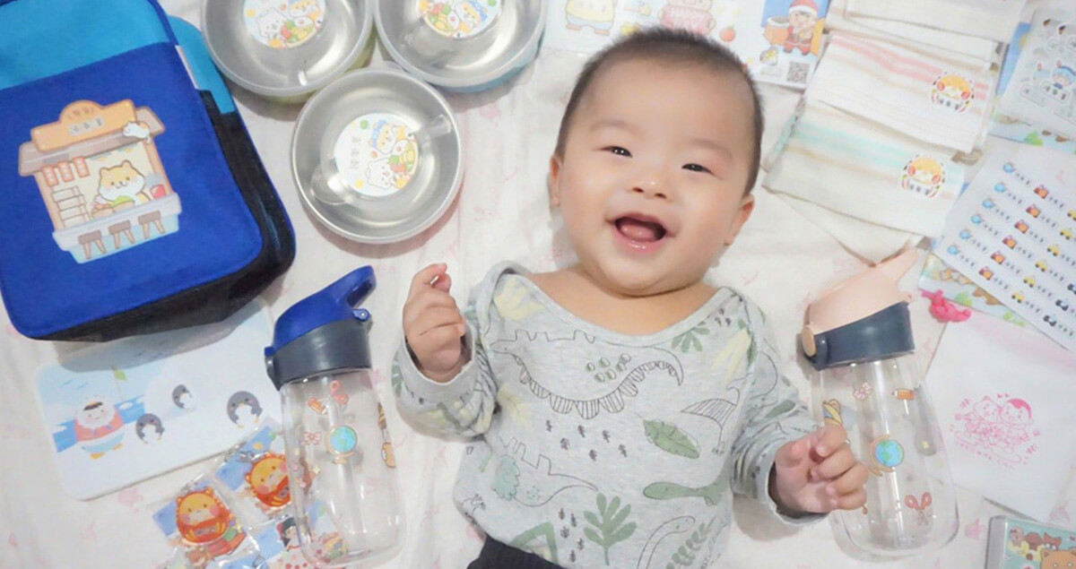 【育兒分享】推薦『作伴』超好用的姓名貼~客製化幼兒園開學品便當袋和三色碗、衣物印章等