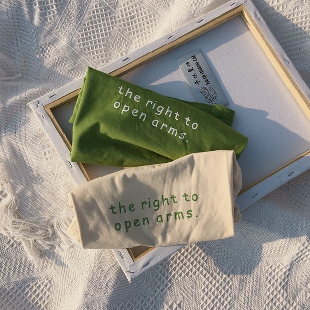 韓版簡單圓領字母T恤