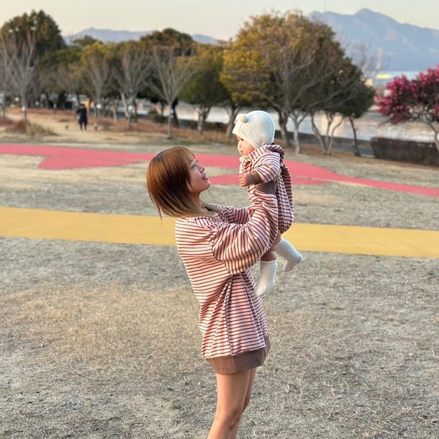 【預購】ammu | hey! kuma 條紋刺繡寬鬆上衣 (草莓巧克力) *adult!