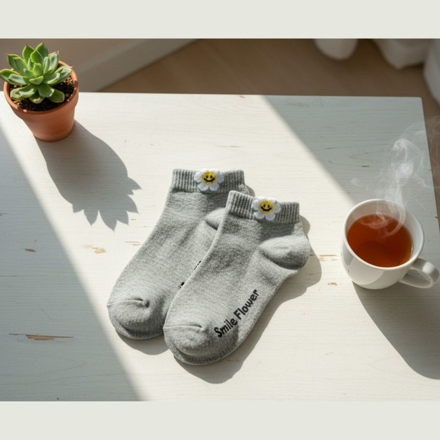 S73 素色短襪-笑臉小雛菊(灰)