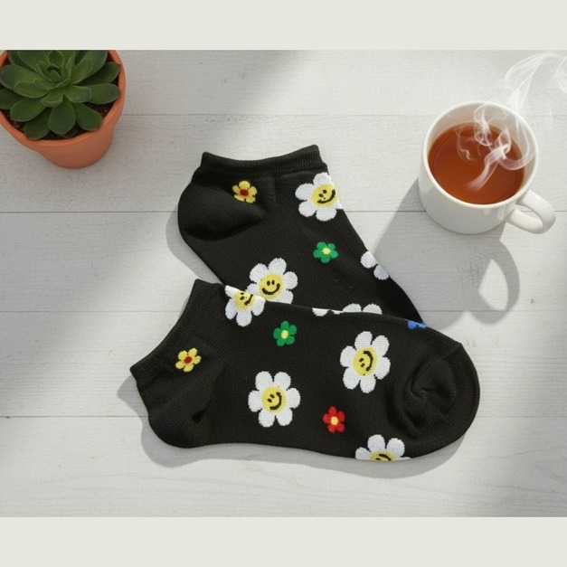 S74 滿版短襪-笑臉小雛菊(黑)