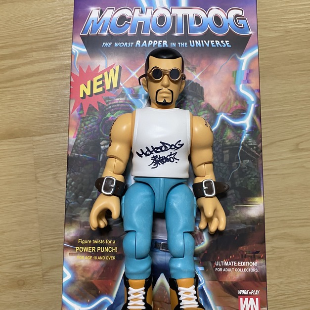 MC HOTDOG 熱狗 親筆簽名公仔 X WorknPlay 熱狗公仔 金曲歌王 全新僅拆封簽名 限量現貨一個