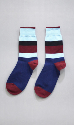 中規中矩 | 長襪