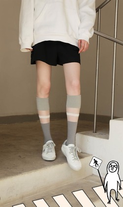 玻璃粉灰及膝襪 | 長襪