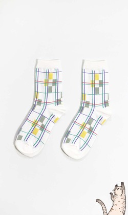 元宇宙資訊亂流 | 中筒襪