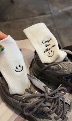 Smile Smile Smile！ 四色售 | 中筒襪