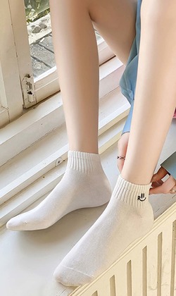 (售完)笑臉QQ刺繡短襪 四入組 | 短襪