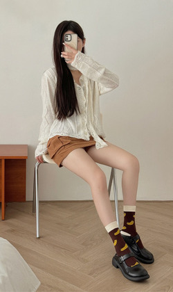 (售完)假裝精靈的盜賊貓貓愛吃香蕉 二入組 | 中筒襪