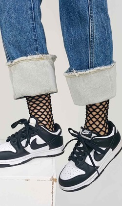 率性洞洞鏤空襪 | 中筒襪 兩色售