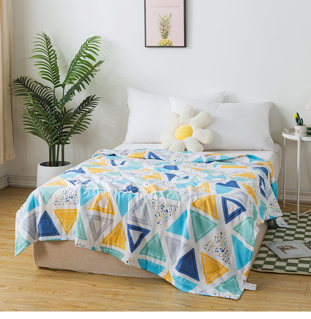 MIGRATORY 媚格德莉 - 竹纖維涼感抑菌水洗涼被-幻象幾何 (150x186cm)