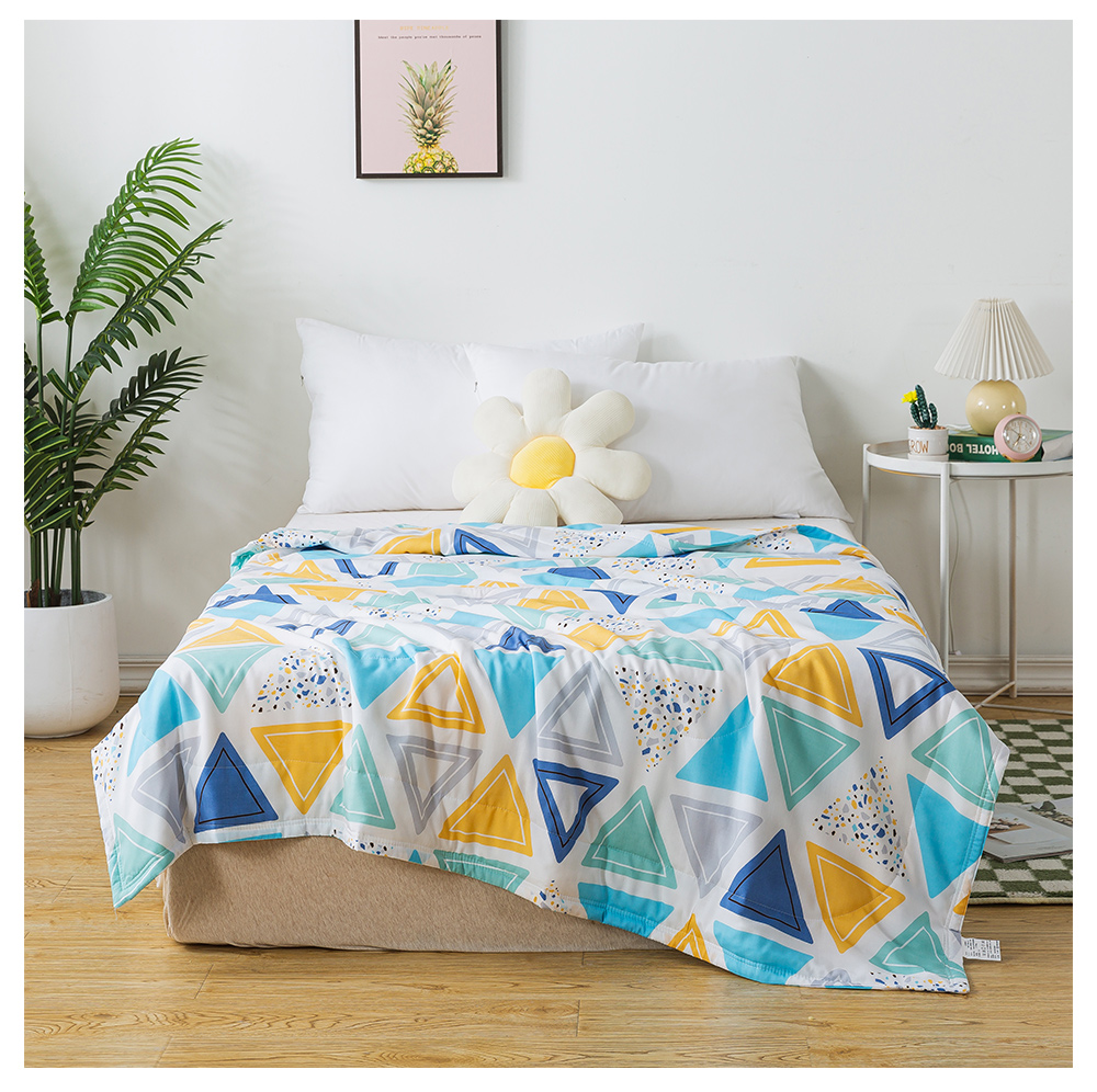 MIGRATORY 媚格德莉 - 竹纖維涼感抑菌水洗涼被-幻象幾何 (150x186cm)