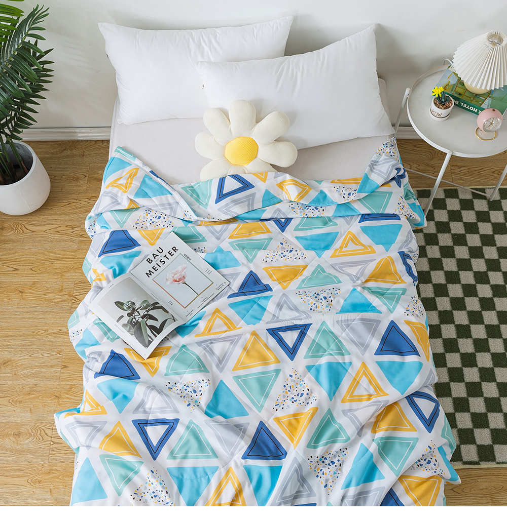 MIGRATORY 媚格德莉 - 竹纖維涼感抑菌水洗涼被-幻象幾何 (150x186cm)