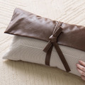 咖色皮革拼接腰枕_2