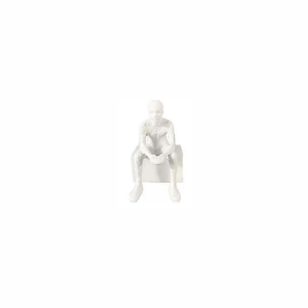 白色坐人雕塑